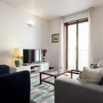 Charming 2-bedroom In The Centre Appartamento