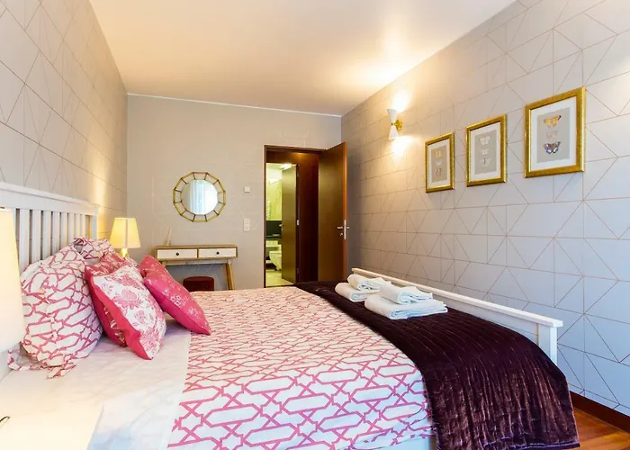 Charming 2-bedroom In The Centre