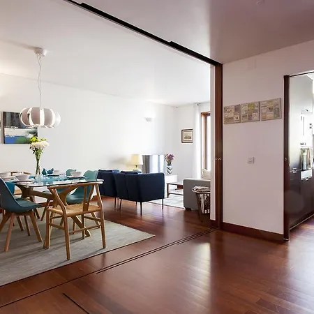 Appartement Charming 2-bedroom In The Centre