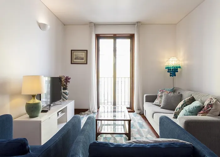 Charming 2-bedroom In The Centre