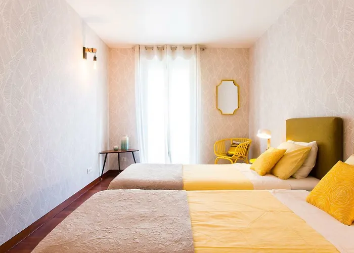 Charming 2-bedroom In The Centre شقة