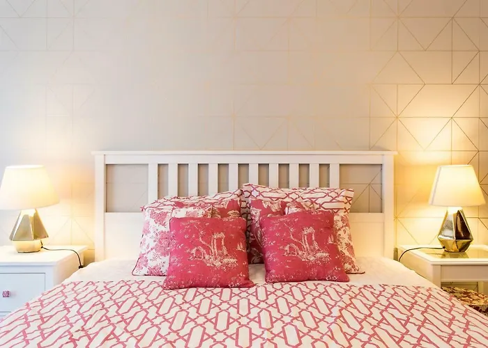 Charming 2-bedroom In The Centre *