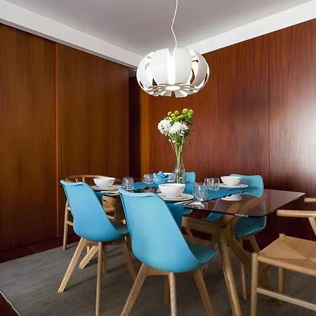 Charming 2-bedroom In The Centre Lägenhet *