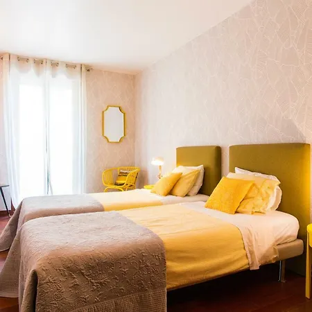 Charming 2-bedroom In The Centre Lägenhet